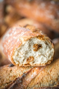 Хлеб Батард с инжиром (Лалос) Bridor Франция, 330гр 